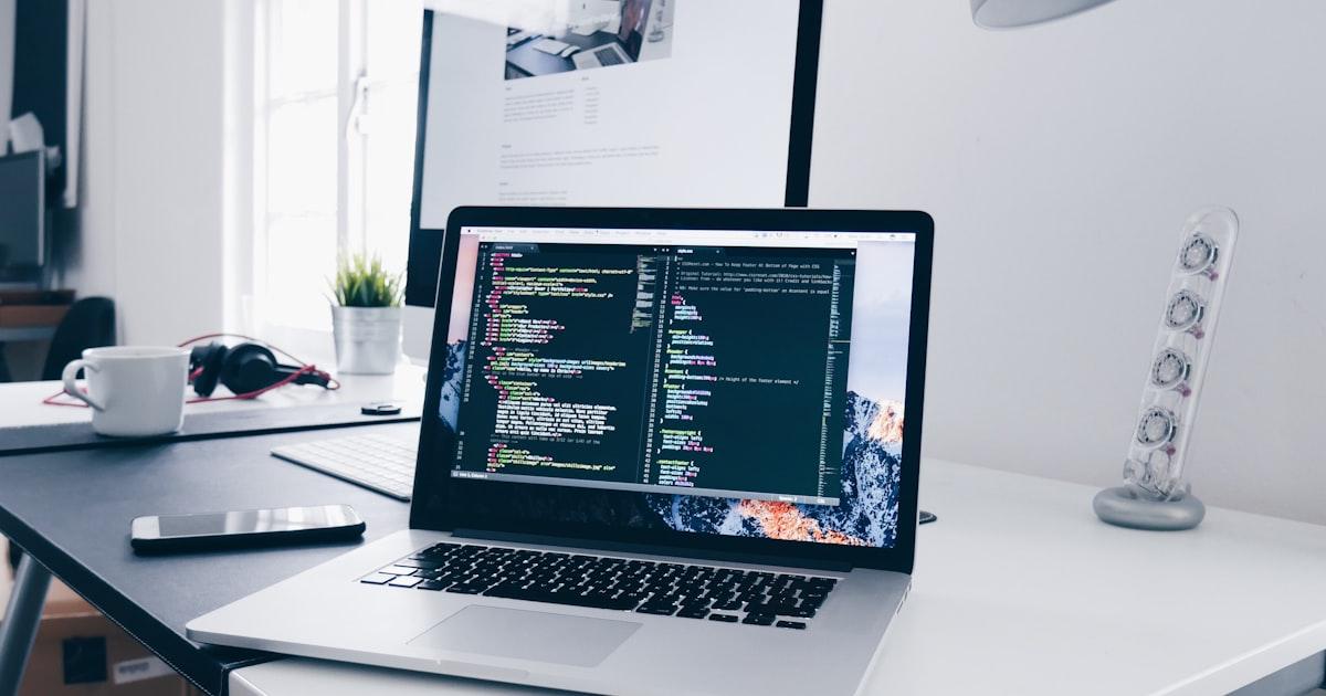 Wie man GrapesJS in eine Laravel-App integriert (vollständiger Leitfaden 2026)